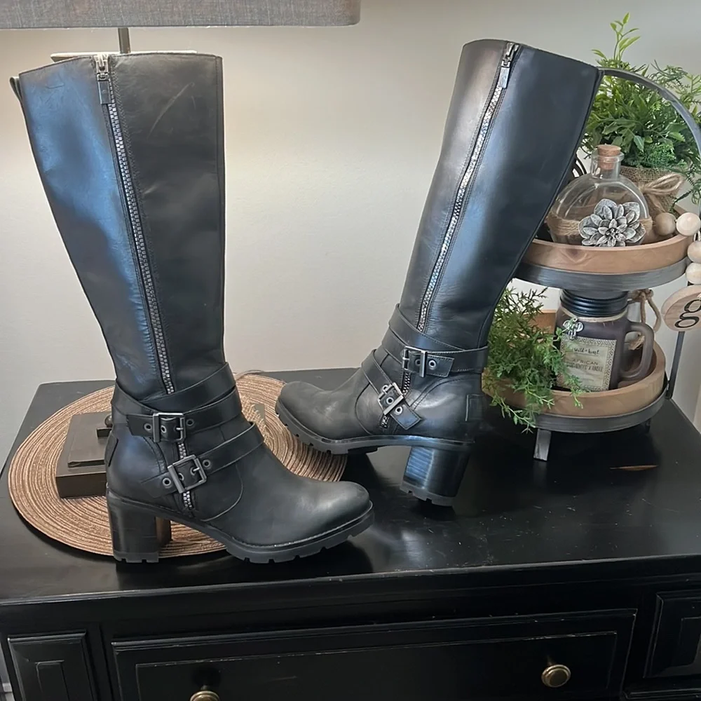 Lana Knee-High Heeled UGG Boots - Picture 9 of 14